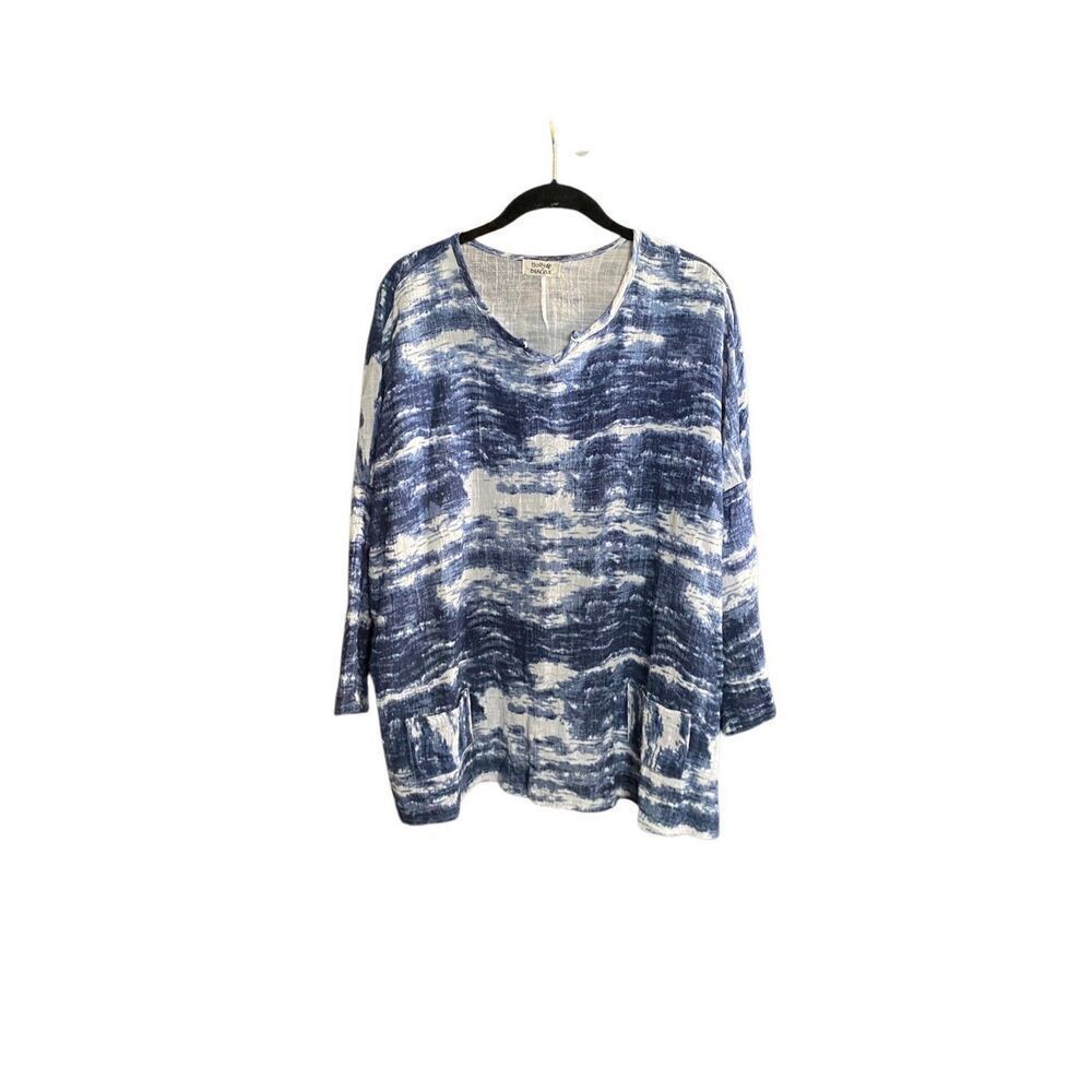 Molly Bracken, women’s blue and white tie dye 3/4 sleeve top size 1X 